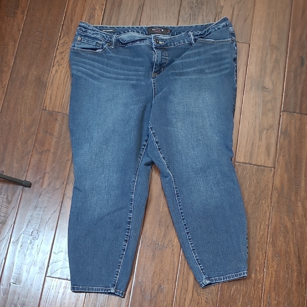 Torrid High-Rise Curvy Cropped Jeans size 22R